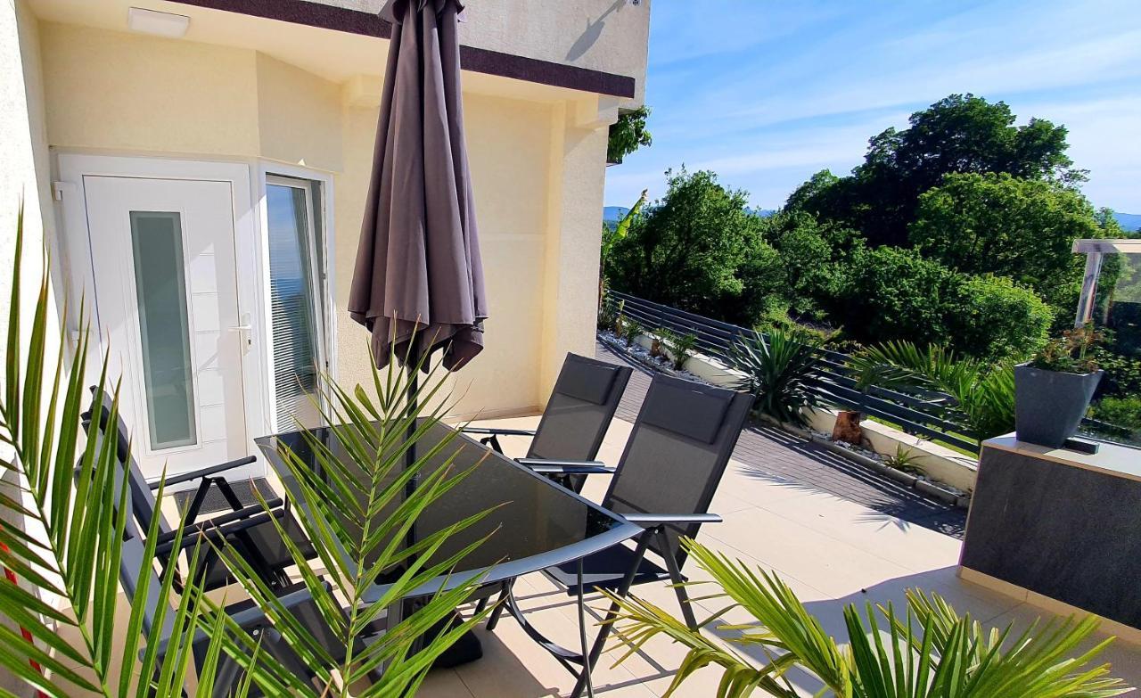 Jacuzzi Penthouse Apartment Matulji Exterior foto